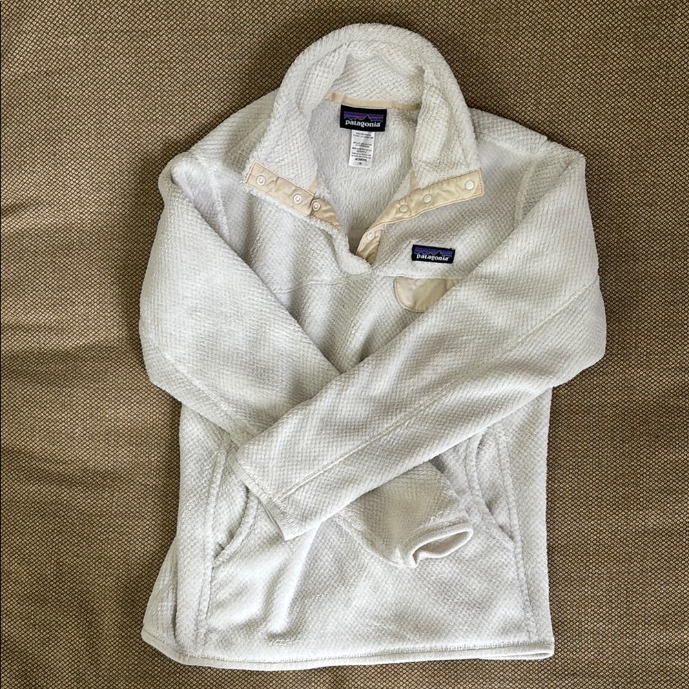 Women’s Patagonia fleece size medium
Excellent used condition